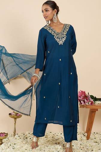 Women Ethnic Motifs Embroidered Regular Kurta with Trousers & With Dupatta