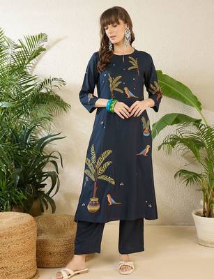 Women Ethnic Motifs Embroidered Regular Thread Work Kurta with Trousers 1