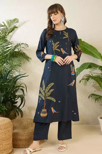 Women Ethnic Motifs Embroidered Regular Thread Work Kurta with Trousers
