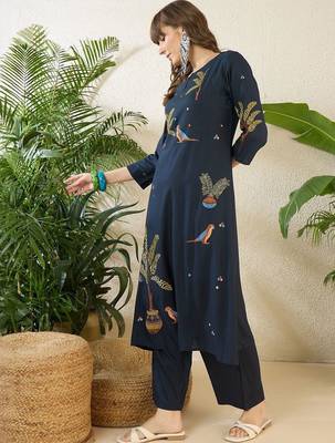 Women Ethnic Motifs Embroidered Regular Thread Work Kurta with Trousers 4