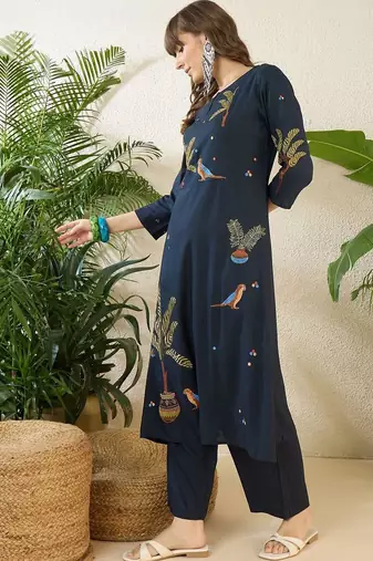 Women Ethnic Motifs Embroidered Regular Thread Work Kurta with Trousers