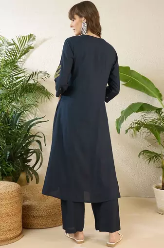 Women Ethnic Motifs Embroidered Regular Thread Work Kurta with Trousers