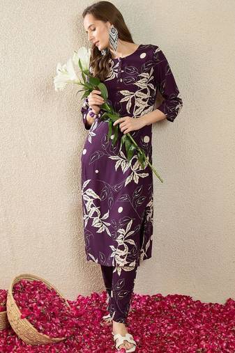 Women Floral Printed Regular Kurta with Trousers