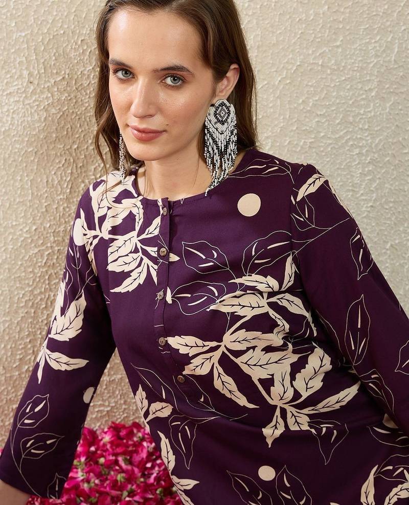 Women Floral Printed Regular Kurta with Trousers