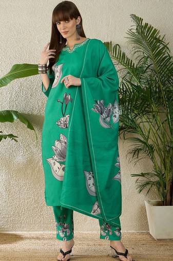 Women Floral Printed Regular Thread Work Kurta with Trousers & With Dupatta
