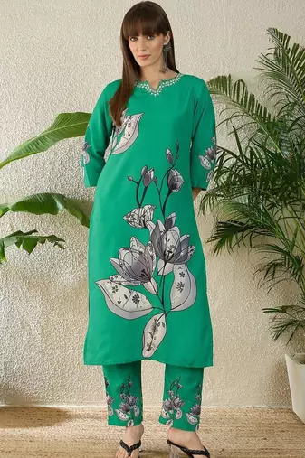 Women Floral Printed Regular Thread Work Kurta with Trousers & With Dupatta