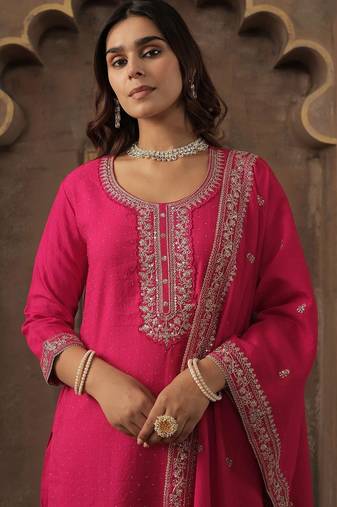 Ethnic Motifs Embroidered Chanderi Cotton Kurta With Trousers & Dupatta