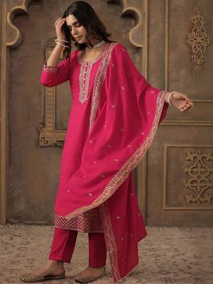 Ethnic Motifs Embroidered Chanderi Cotton Kurta With Trousers & Dupatta 3