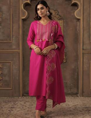 Ethnic Motifs Embroidered Thread Work Pure Cotton Kurta With Trousers & Dupatta 1