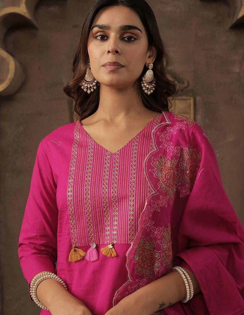 Ethnic Motifs Embroidered Thread Work Pure Cotton Kurta With Trousers & Dupatta
