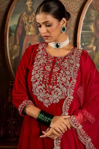 Women Ethnic Motifs Embroidered Thread Work Velvet Kurta & Trousers With Dupatta