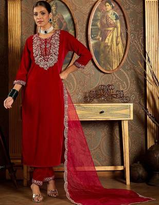 Women Ethnic Motifs Embroidered Thread Work Velvet Kurta & Trousers With Dupatta 3
