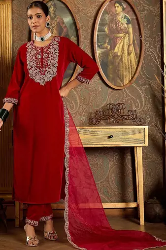 Women Ethnic Motifs Embroidered Thread Work Velvet Kurta & Trousers With Dupatta
