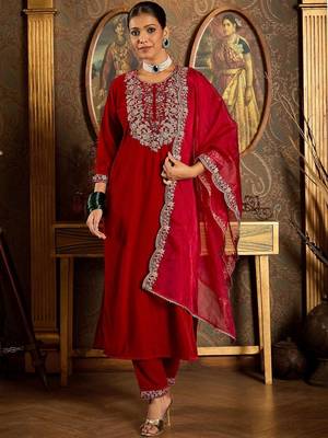 Women Ethnic Motifs Embroidered Thread Work Velvet Kurta & Trousers With Dupatta 4