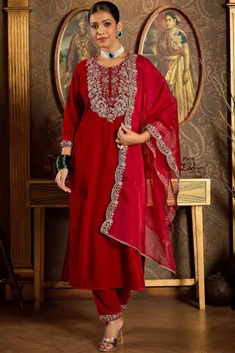 Women Ethnic Motifs Embroidered Thread Work Velvet Kurta & Trousers With Dupatta