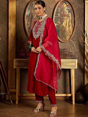 Women Ethnic Motifs Embroidered Thread Work Velvet Kurta & Trousers With Dupatta 5