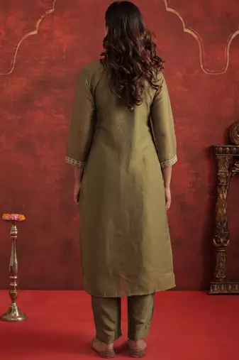 Ethnic Motifs Embroidered V-Neck Straight Kurta With Trousers & Dupatta