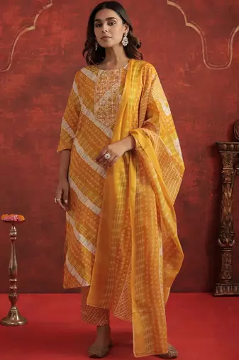 Women Ethnic Motifs Printed Kurta with Trousers & Dupatta
