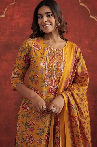 Women Ethnic Motifs Printed Regular Thread Work Kurta with Trousers & Dupatta