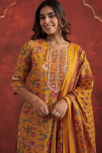 Women Ethnic Motifs Printed Regular Thread Work Kurta with Trousers & Dupatta