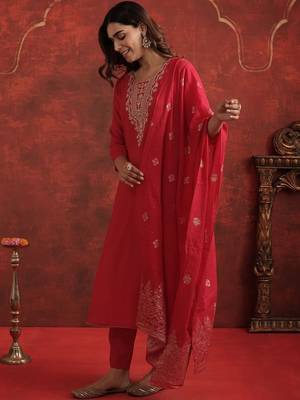 Floral Yoke Design Round Neck Thread Work Straight Kurta With Trousers & Dupatta 1