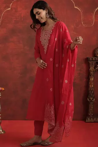 Floral Yoke Design Round Neck Thread Work Straight Kurta With Trousers & Dupatta