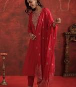Floral Yoke Design Round Neck Thread Work Straight Kurta With Trousers & Dupatta
