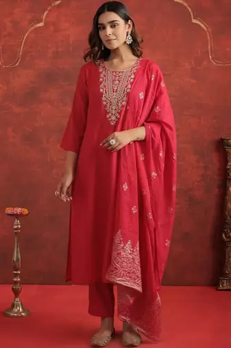 Floral Yoke Design Round Neck Thread Work Straight Kurta With Trousers & Dupatta