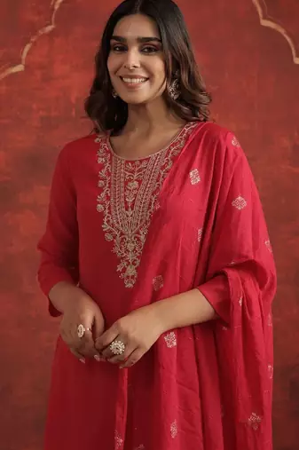 Floral Yoke Design Round Neck Thread Work Straight Kurta With Trousers & Dupatta