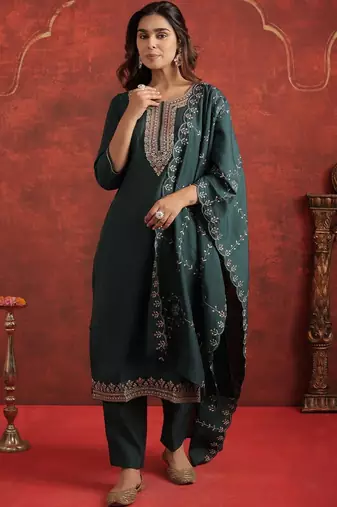 Floral Yoke Design Round Neck Thread Work Kurta With Trousers & Dupatta