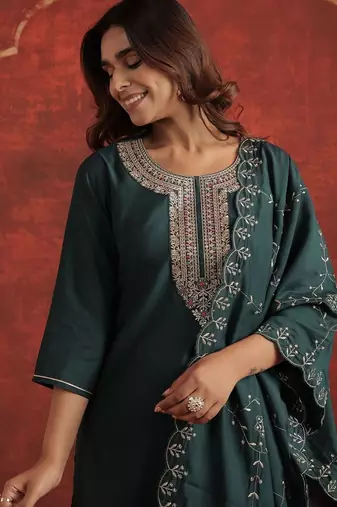 Floral Yoke Design Round Neck Thread Work Kurta With Trousers & Dupatta