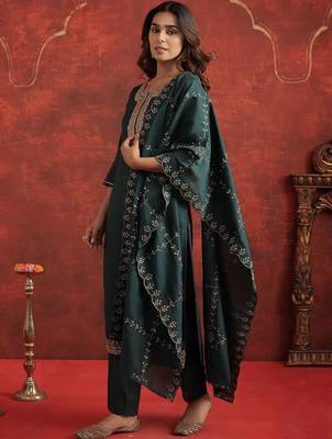 Floral Yoke Design Round Neck Thread Work Kurta With Trousers & Dupatta 3