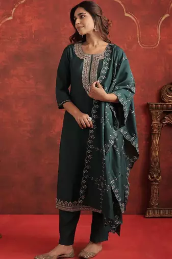 Floral Yoke Design Round Neck Thread Work Kurta With Trousers & Dupatta