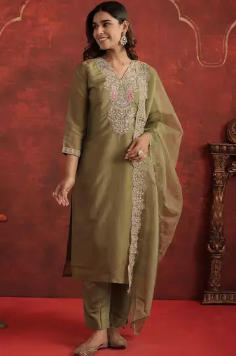 Women Ethnic Motifs Embroidered Kurta With Trousers & Dupatta Kurta Sets