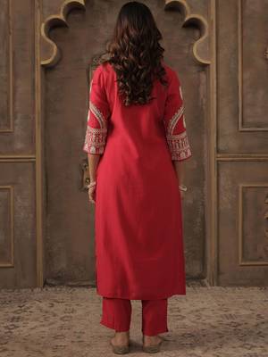 Floral Embroidered V-Neck Mirror Work Straight Kurta With Trousers 5