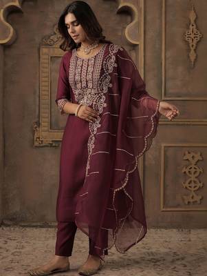 Women Ethnic Motifs Embroidered Kurta with Trousers & Dupatta 1