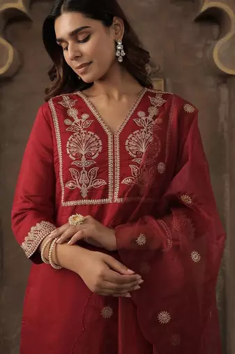 Women Ethnic Motifs Embroidered Kurta with Trousers & Dupatta