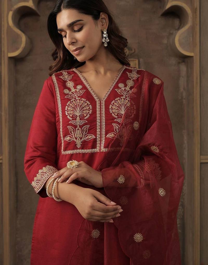 Women Ethnic Motifs Embroidered Kurta with Trousers & Dupatta