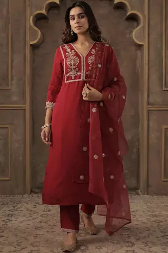 Women Ethnic Motifs Embroidered Kurta with Trousers & Dupatta