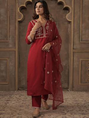 Women Ethnic Motifs Embroidered Kurta with Trousers & Dupatta 5