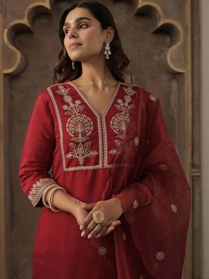 Women Ethnic Motifs Embroidered Kurta with Trousers & Dupatta 6