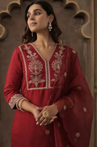 Women Ethnic Motifs Embroidered Kurta with Trousers & Dupatta