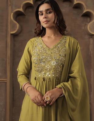 Women Ethnic Motifs Embroidered Pleated Mirror Work Kurta Set 1