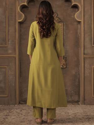 Women Ethnic Motifs Embroidered Pleated Mirror Work Kurta Set 3