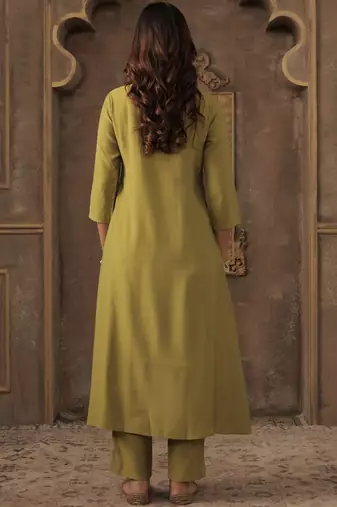 Women Ethnic Motifs Embroidered Pleated Mirror Work Kurta Set