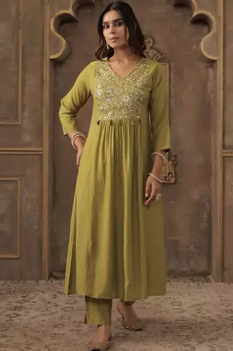Women Ethnic Motifs Embroidered Pleated Mirror Work Kurta Set
