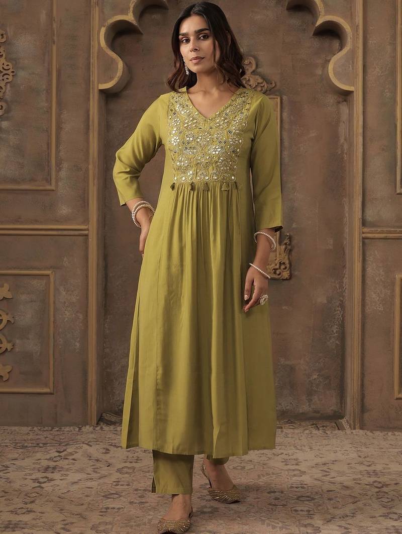 Women Ethnic Motifs Embroidered Pleated Mirror Work Kurta Set