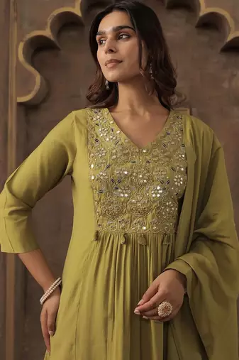 Women Ethnic Motifs Embroidered Pleated Mirror Work Kurta Set
