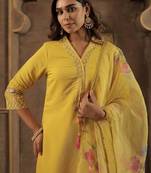 Women Floral Embroidered Kurta with Trousers & Dupatta