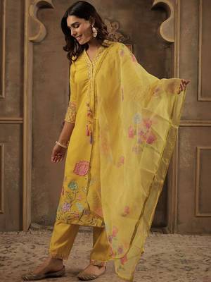 Women Floral Embroidered Kurta with Trousers & Dupatta 5